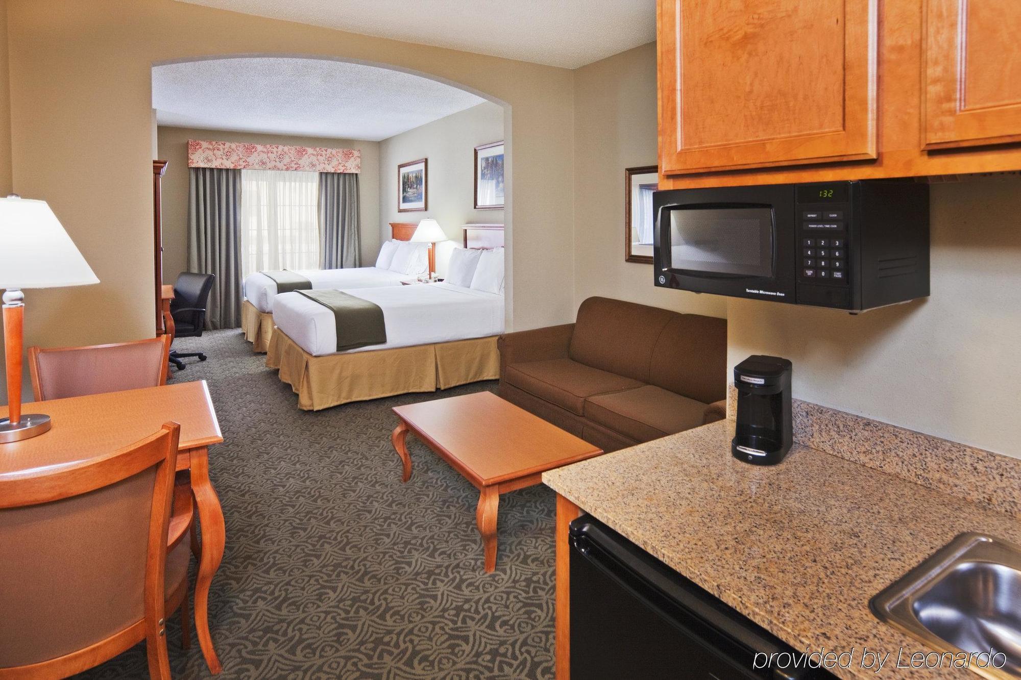 Holiday Inn Express Hotel & Suites Lawton-Fort Sill By Ihg Номер фото