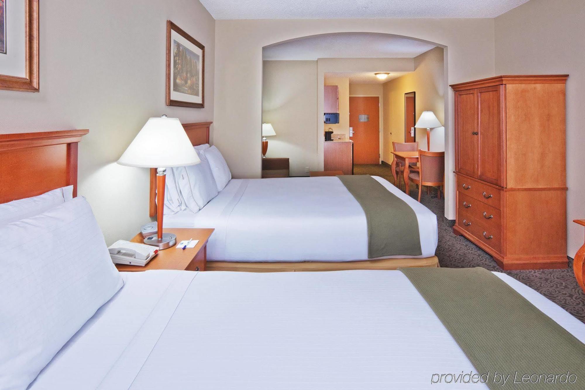 Holiday Inn Express Hotel & Suites Lawton-Fort Sill By Ihg Номер фото